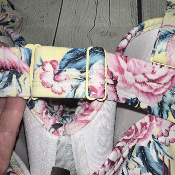 Torrid Swim Top Womens 5F Pink Floral Midkini Underwire Adjustble - Picture 6 of 8